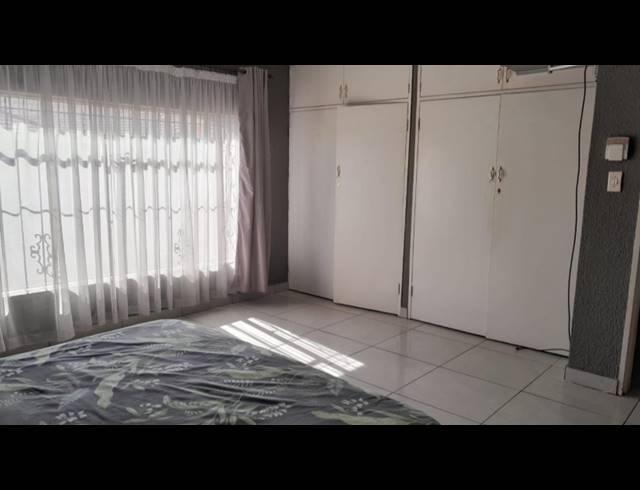 3 BEDROOM HOUSE FOR SALE IN BRACKENHURST
